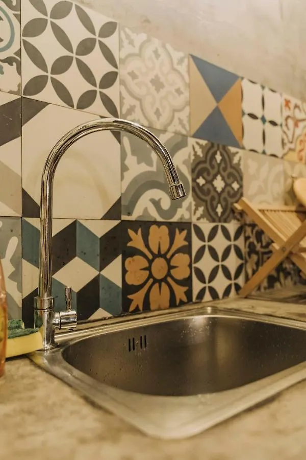 Guest house Stay&Chill - S.1: Ancient Studio Nearby Bui Vien Ho Chi Minh City